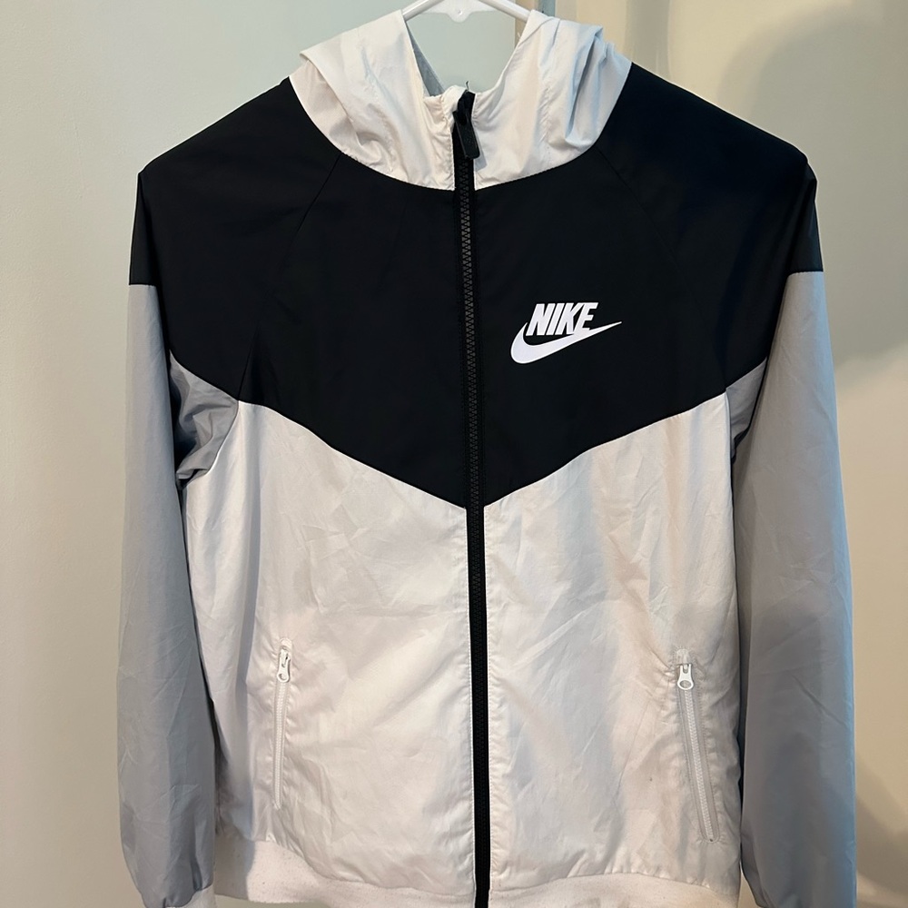 NIKE zip up jacket with hood YL black/white